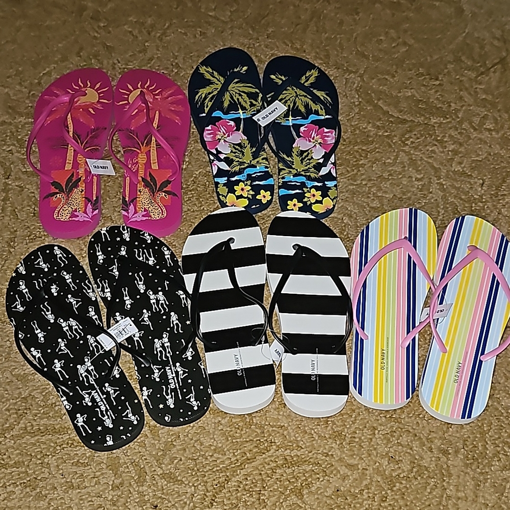 5 New Size 11 Old Navy Flip Flops